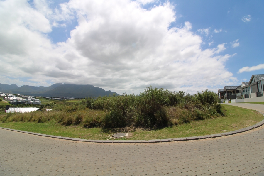0 Bedroom Property for Sale in Kingswood Golf Estate Western Cape